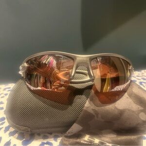 EUC Oakley sunglasses